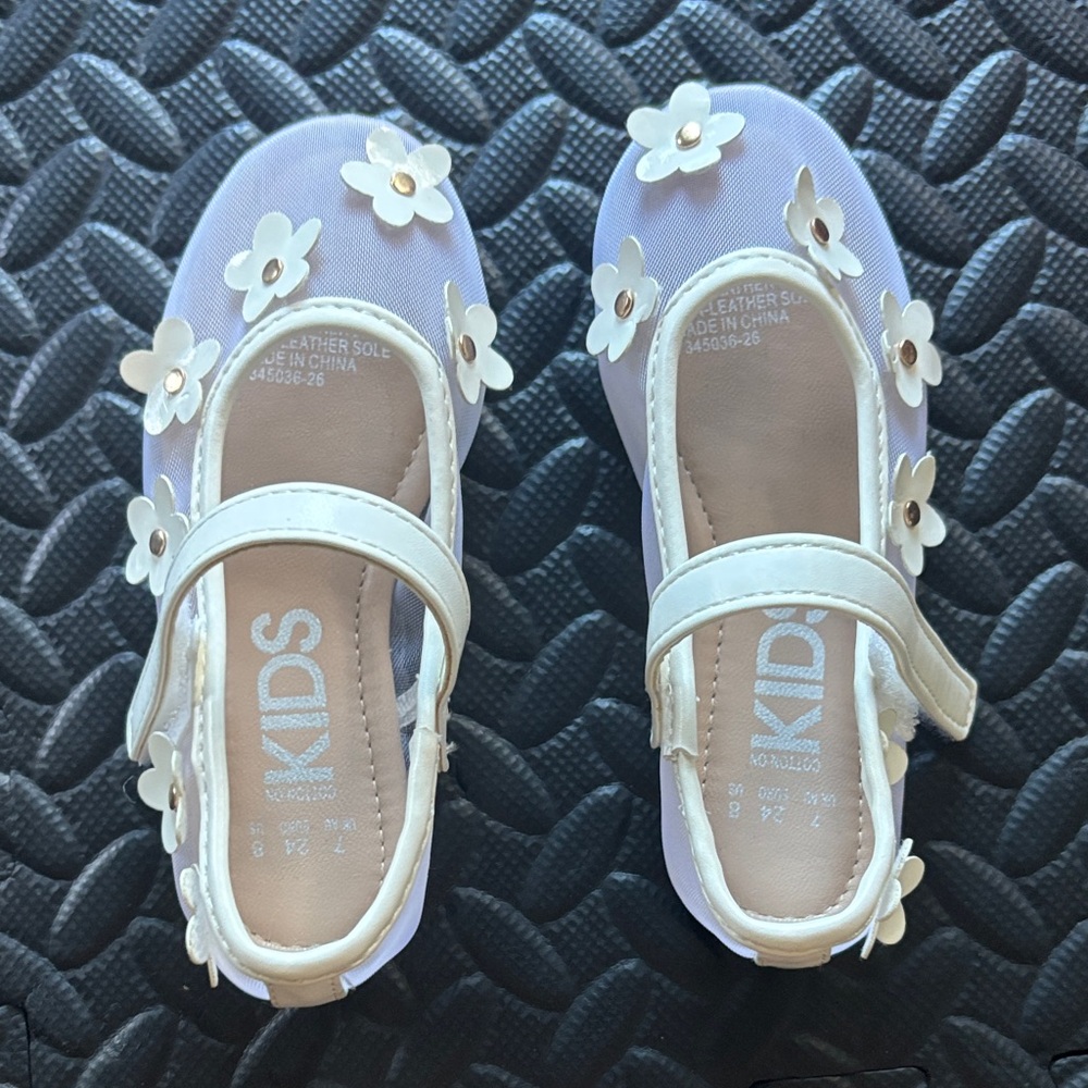Kids White Floral Shoes